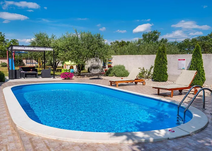 Three-bedroom In Murvica
