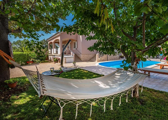 Tatil Evi Three-bedroom In Murvica