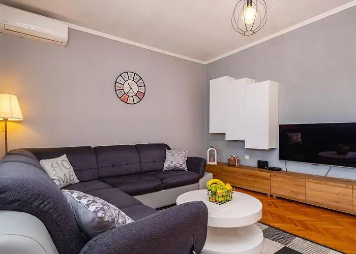 Three-bedroom In Murvica Tatil Evi
