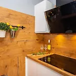 Three-bedroom In Murvica بيت للعطل زادار