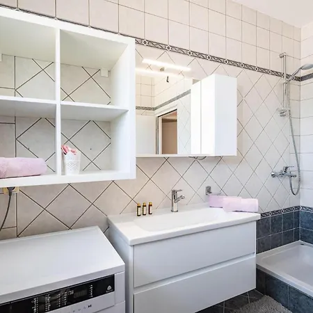 3 Bedroom Gorgeous In Zadar