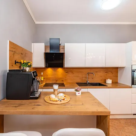 Three-bedroom In Murvica