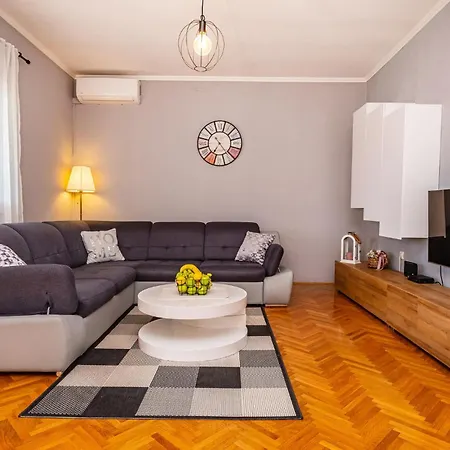 Tatil Evi Three-bedroom In Murvica Zadar