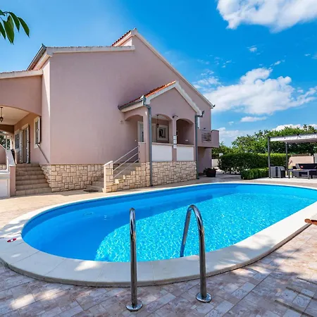 3 Bedroom Gorgeous In Zadar *