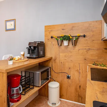 Three-bedroom In Murvica *