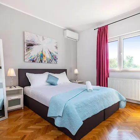 3 Bedroom Gorgeous In Zadar Holiday home Murvica (Policnik)