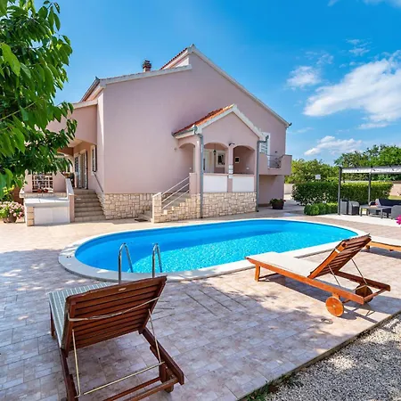 Holiday home 3 Bedroom Gorgeous In Zadar Murvica (Policnik)