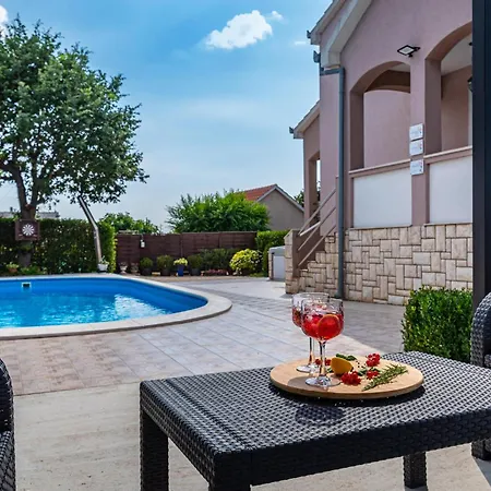 3 Bedroom Gorgeous In Zadar *
