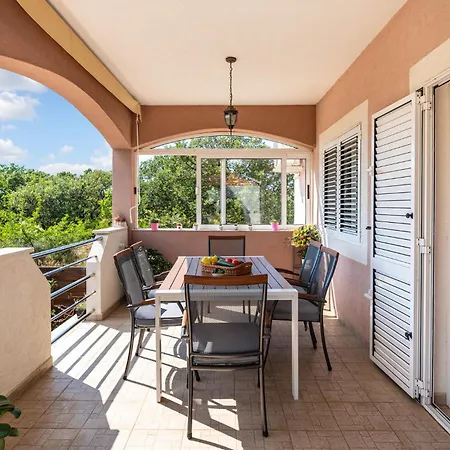 3 Bedroom Gorgeous In Zadar Holiday home