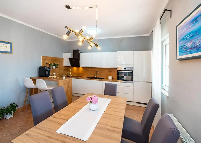 Three-bedroom In Murvica 扎达尔