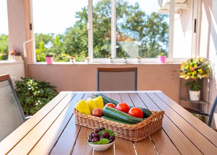 Three-bedroom In Murvica * 扎达尔