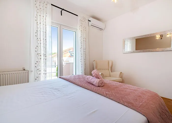 Three-bedroom In Murvica