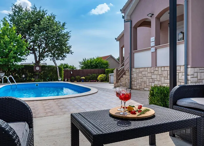Three-bedroom In Murvica *
